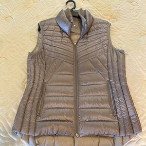 Bernardo vest size medium